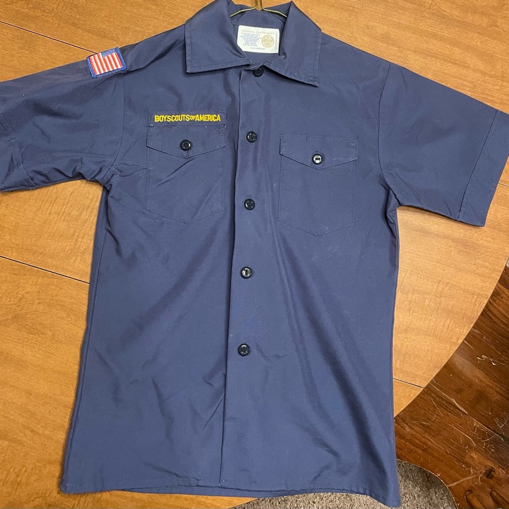 Boy Scouts of America - Cub Scout uniform - short sleeve shirt - youth medium